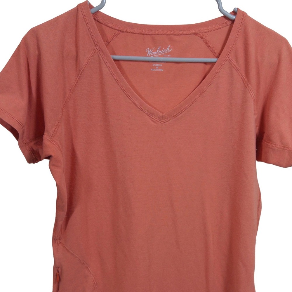 Woolrich T-Shirt Medium Womens V-Neck Raglan Short Sleeve Side Pocket Coral Pink